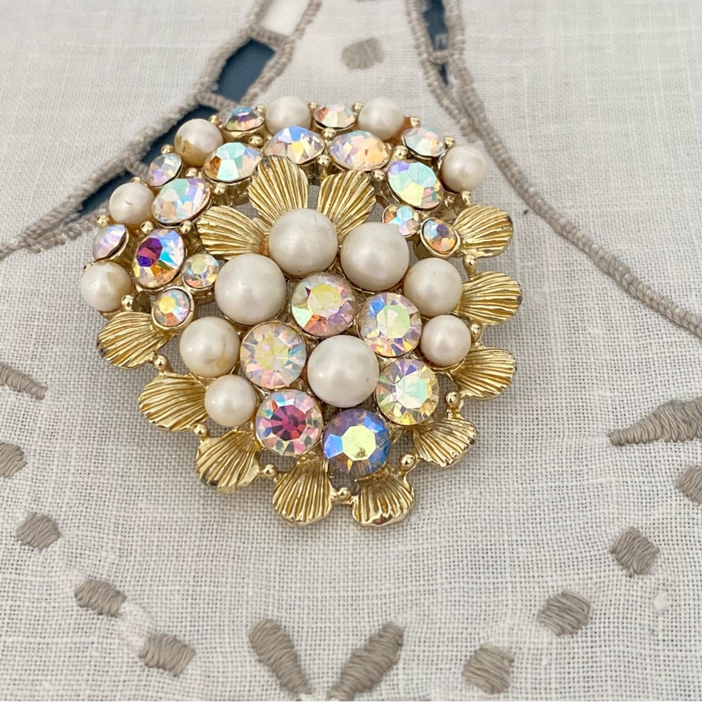 Vintage Gold Pearl and Rhinestone Brooch